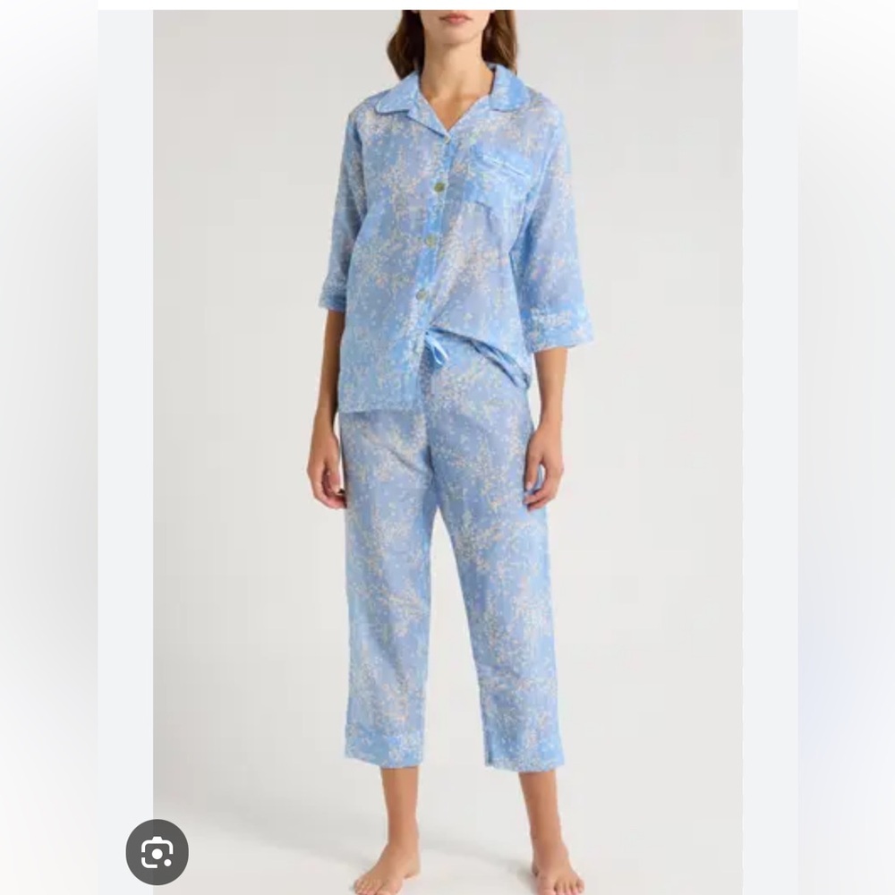 Papinelle
Cheri Blossom
Cotton & Silk
Crop Pajamas sz large $190